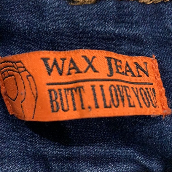 Cute Three Button Wax Jeans - Picture 9 of 11